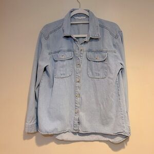 Jane + Delancey Light Wash Chambray Button Up Shirt Sz Med